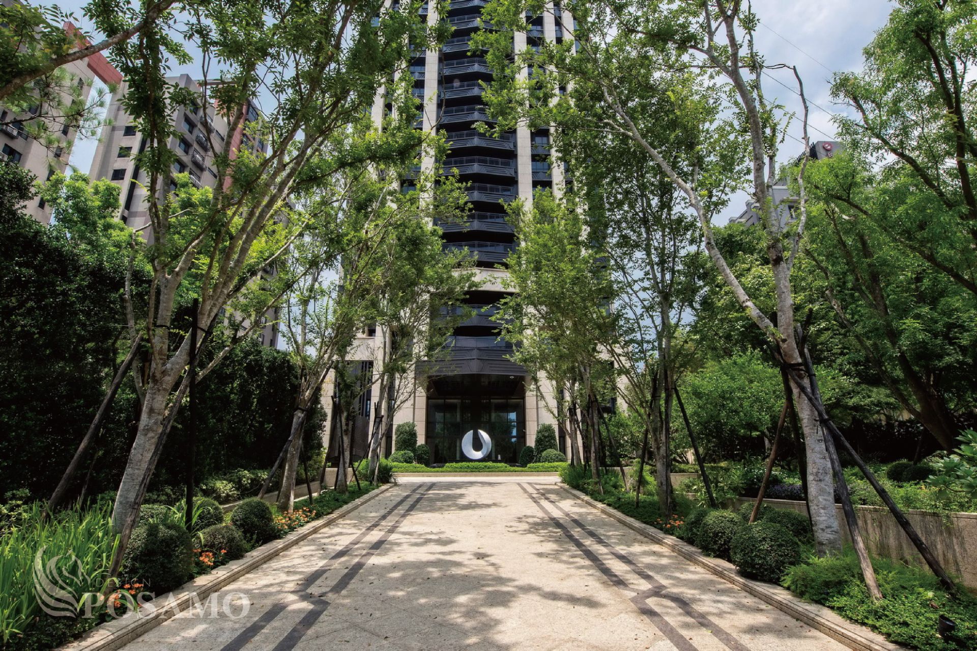 長虹天璽 迎賓入口 彷彿步入森林城堡 長虹天璽 迎賓入口 彷彿步入森林城堡